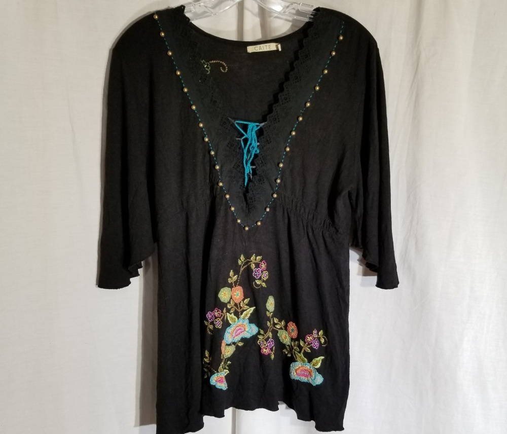Caite Blouse Size S Embroidery